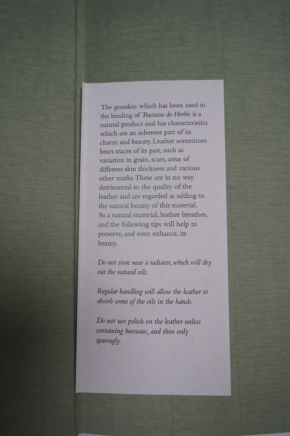 Folio Society - Tractatus de Herbis, British Library Egerton MS 747, one of 1000 copies, with separate Commentary Volume, in full goatskin leather with leather onlays, in original Solander cloth box, Folio Society, 2002.